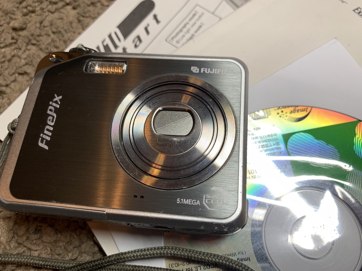 Fujifilm FinePix V10 5.1MP Digital Camera Silver Tested NO CHARGER