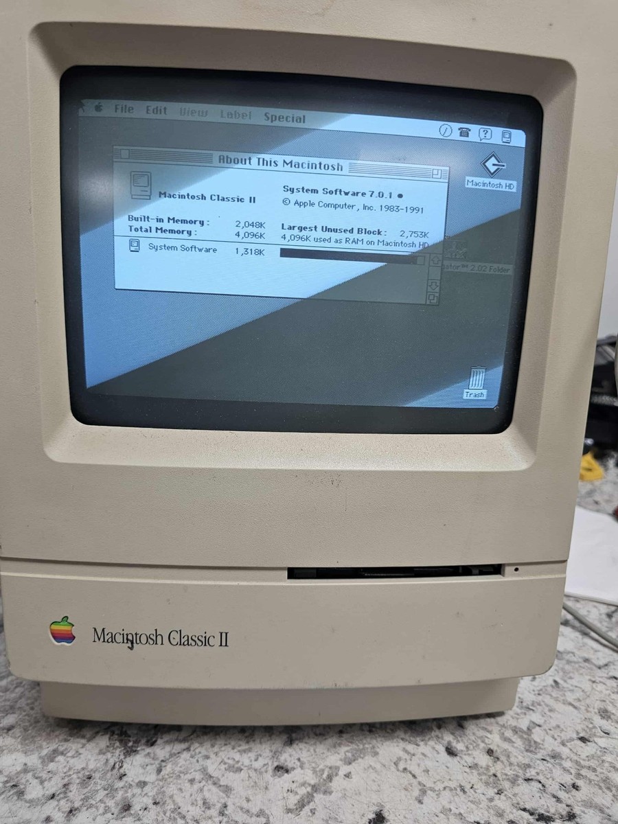 Retro Apple Macintosh Classic II M4150 Vintage Computer w/ Hard