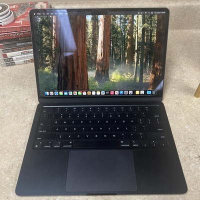 2022 Apple MacBook Air 13.6