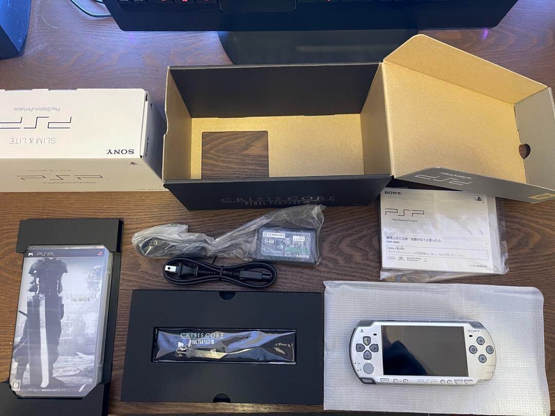 PSP‐2000 Crisis Core Final Fantasy 7 Limited FF VII 10th