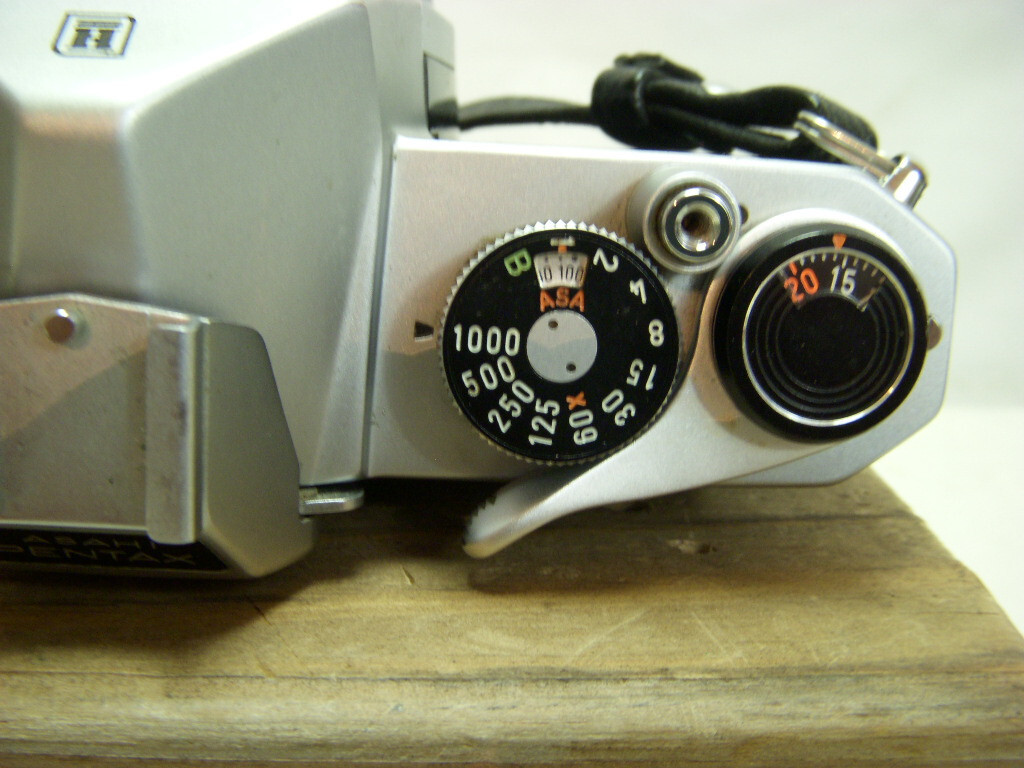 Asahi Pentax Spotmatic SP 1000 w/Super Takumar 50mm F1.8 Lens Good