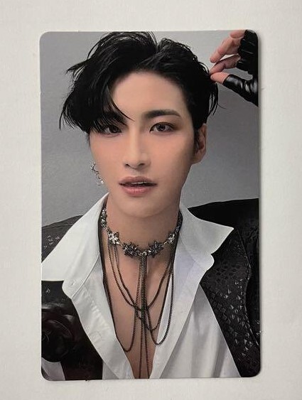 ATEEZ SEONGHWA THE WORLD EP . PARADIGM OFFICIAL PHOTO CARD TOWER