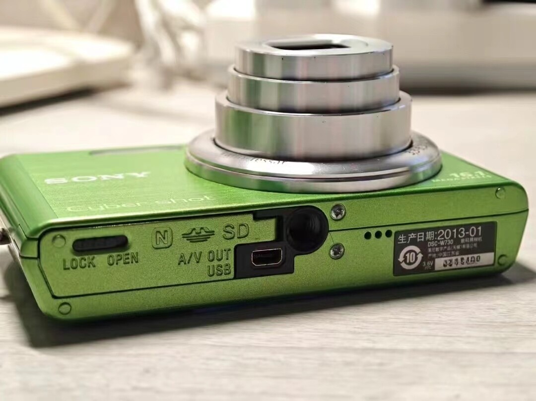 SONY Cyber-shot DSC-W730 16.1MP CCD Vintage Digital Camera -Green