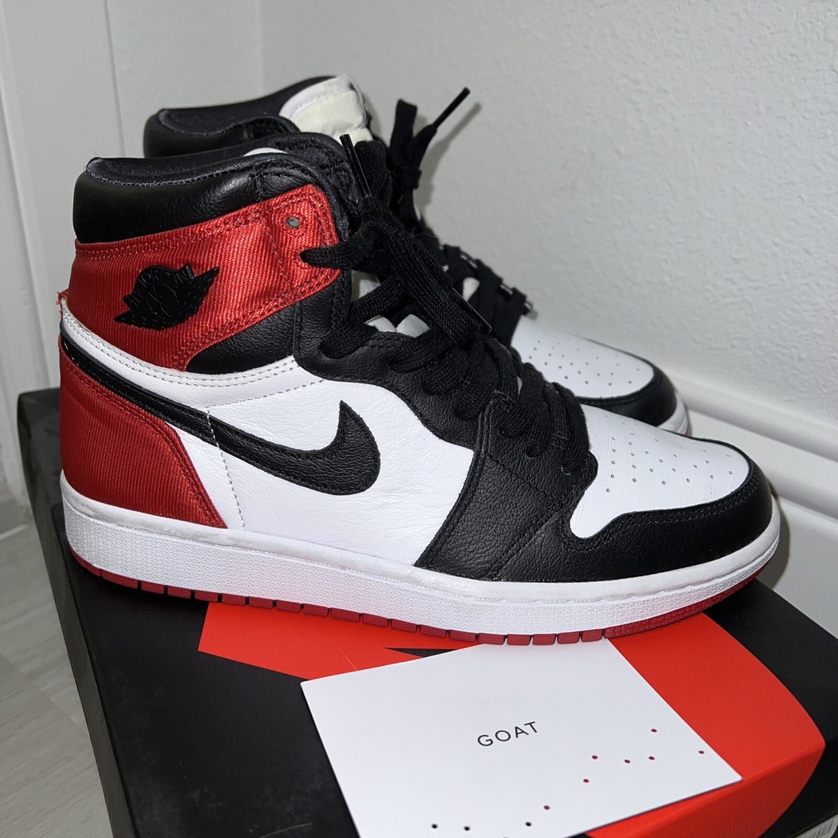 Women's Nike Air Jordan 1 Retro High OG W Satin Black Toe Red