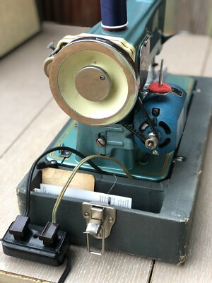 Vintage Working Majestic Super Deluxe Model Precision Sewing