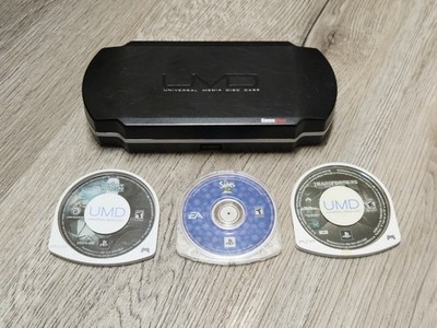 PSP UMD Travel Carry Case Black Hard Clamshell Holds 8 UMD Discs +