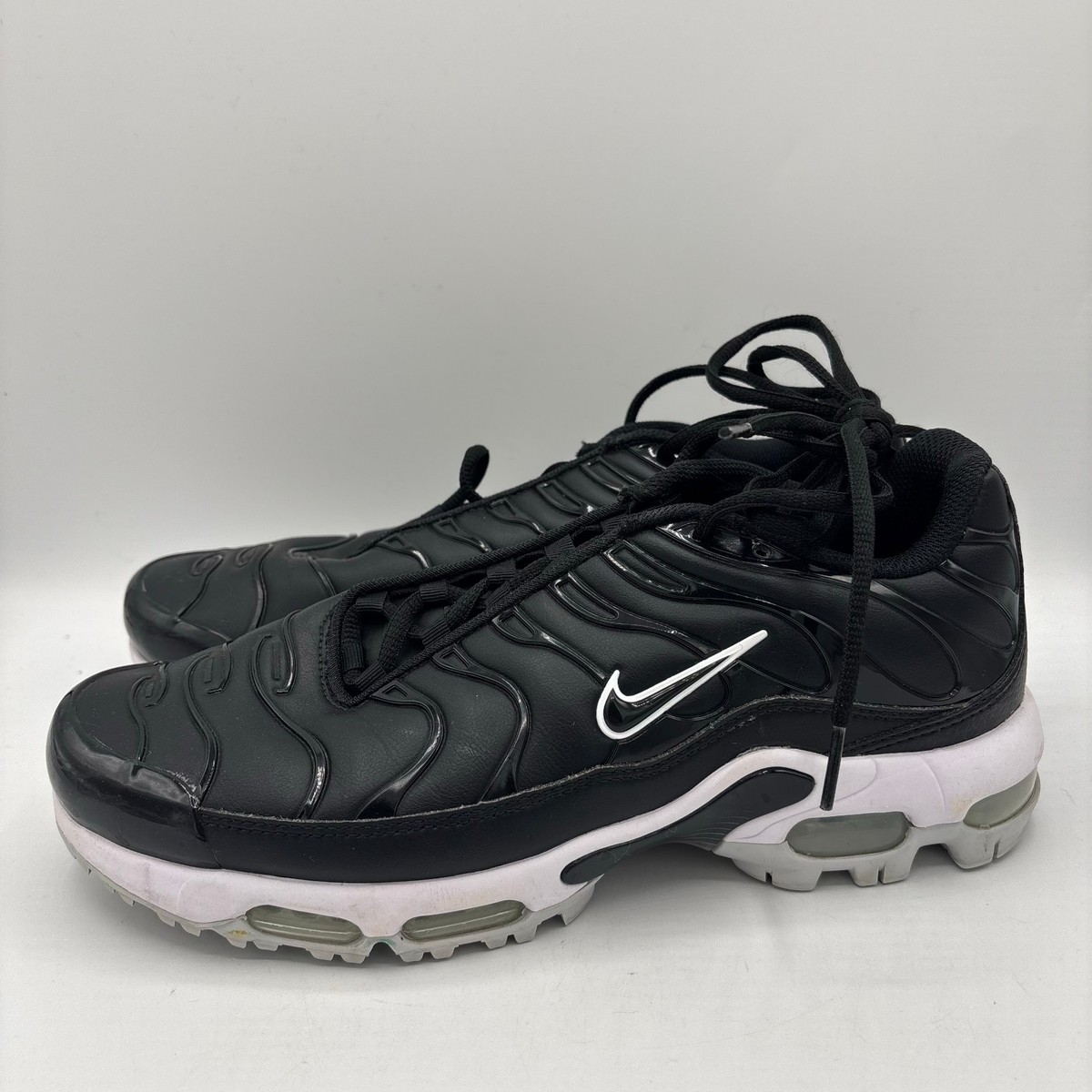 Nike Air Max Plus Golf Shoes Men's Size 8 Black Leather Spikeless