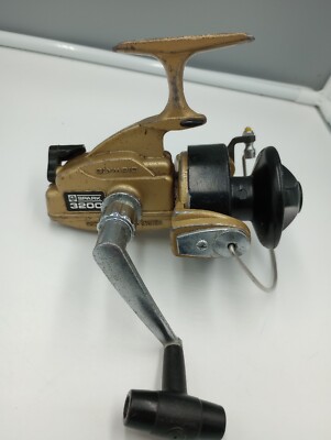VINTAGE OLYMPIC SPARK 3200 FISHING REEL JAPAN COLLECTIBLE 200