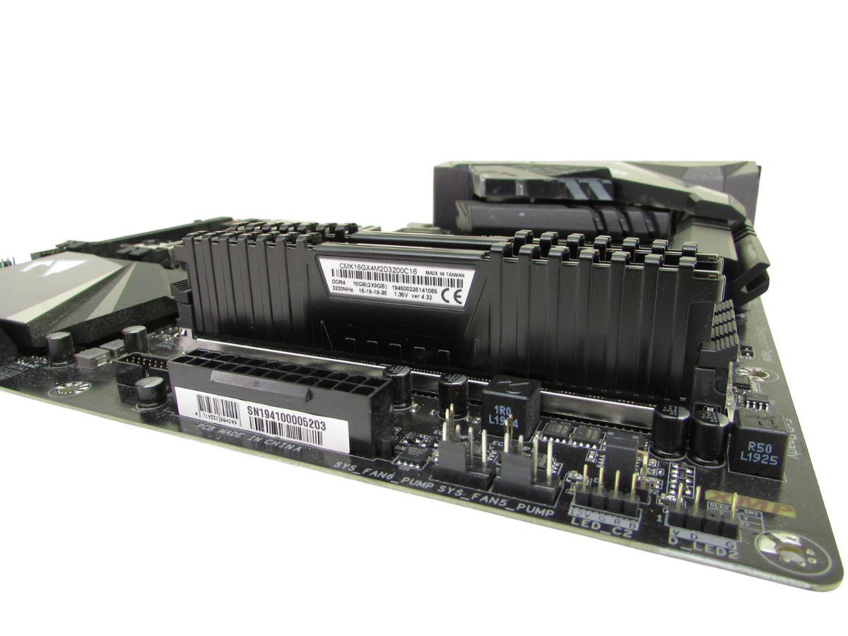 GIGABYTE Z390 AORUS Pro Intel LGA1151 ATX DDR4 Motherboard W/ i7