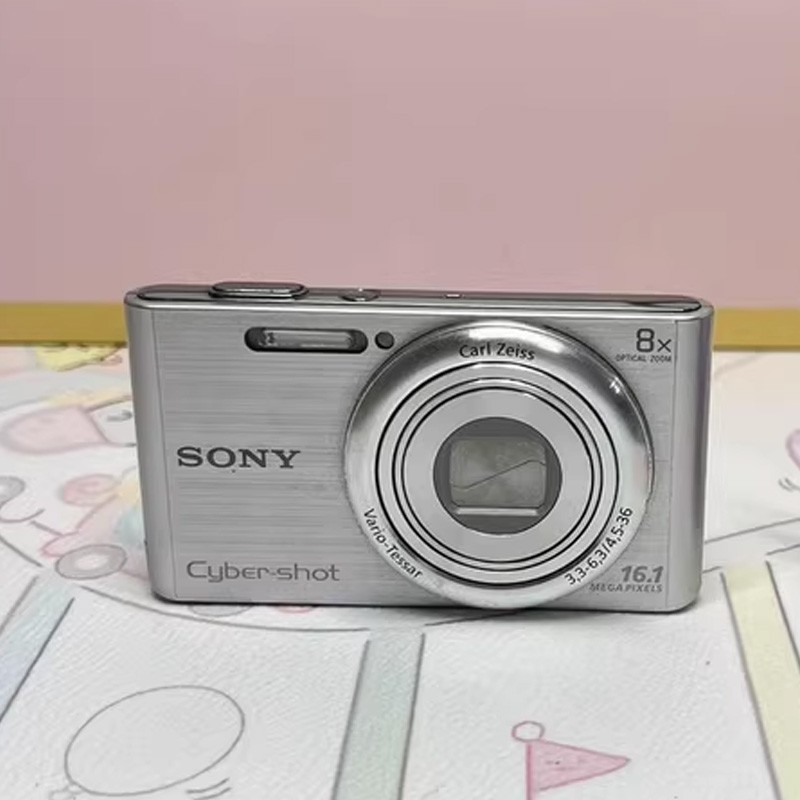 SONY Cyber Shot DSC-W730 16.1 MP Silver Digital Camera 8x Zoom