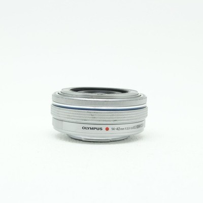 OLYMPUS M.ZUIKO DIGITAL ED 14-42mm F3.5-5.6 EZ Lens Silver Micro