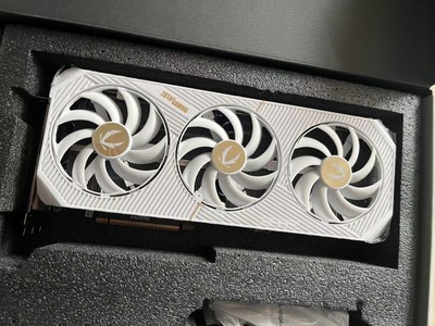 Zotac RTX 5090 Solid White GPU No Core & VRAM, for parts (ship