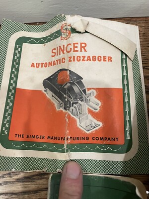 Vintage Singer Sewing Machine Automatic Zigzagger 160985