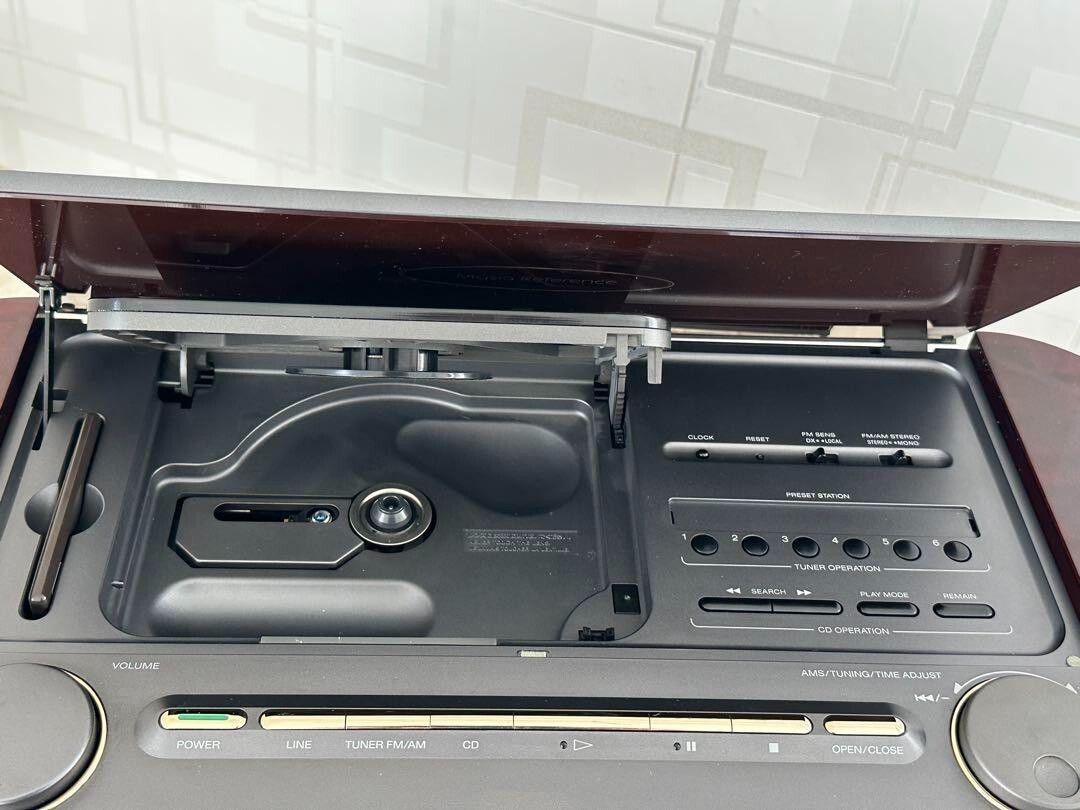 Sony Celebrity D-3000 CD Radio Giugiaro w/Box Remote Serviced