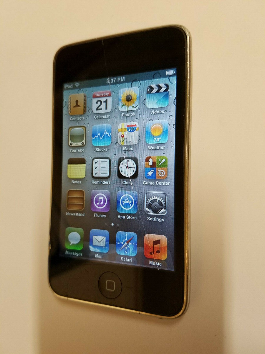 Apple iPod Touch 3rd Generation Black 32GB PC008LL Mp3 Music