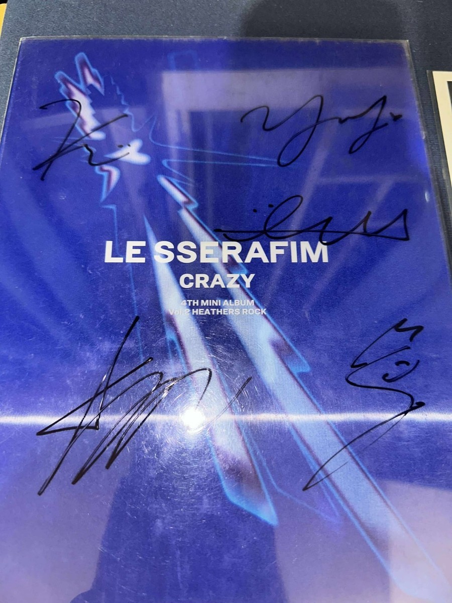 With pob) LE SSERAFIM LESSERAFIM OFFICIAL YZY AUTOGRAPH SIGNED
