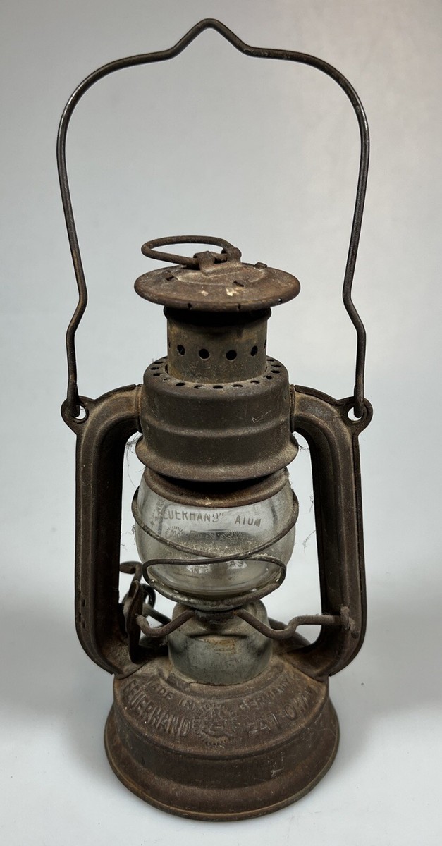 Small 1940s Feuerhand Nr. 75 Atom Kerosene Hurricane Lantern