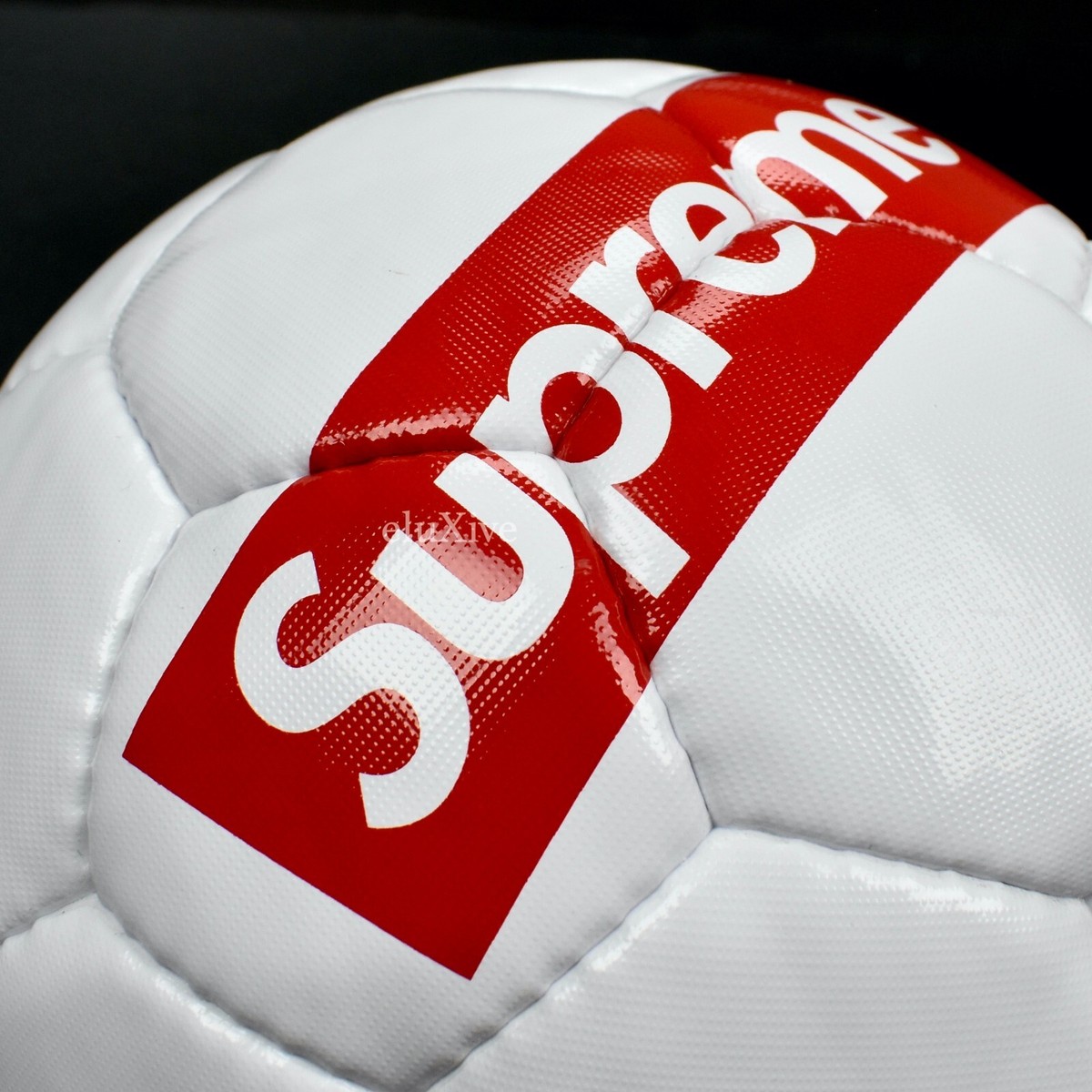 NWT Supreme x Umbro Red Box Logo White Soccer Ball Size 5 DS SS22