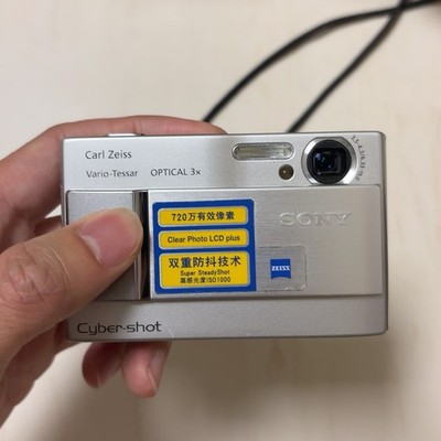 Sony Cyber-shot DSC-T10 Digital Camera 7.2 MP 3x Optical Zoom
