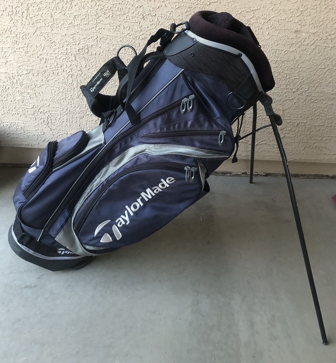 Taylormade Golf Club Bag Stand 7 Way Navy Blue And Black With Izzo
