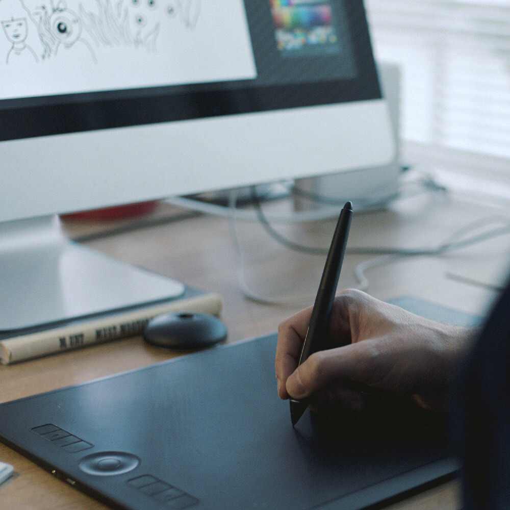 Wacom Intuos Pro Large Graphic Drawing Tablet, UPTH860, Certified