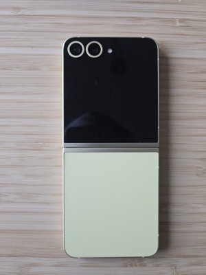 Samsung Galaxy Z Flip6 - 256 GB - Yellow (Unlocked) for sale