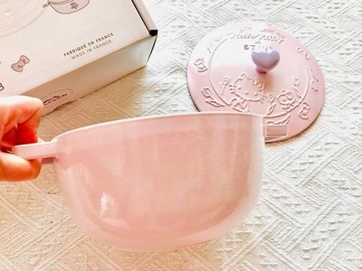 STAUB Hello Kitty 20cm Cast Iron Cocotte Dutch Oven Unused B-Grade