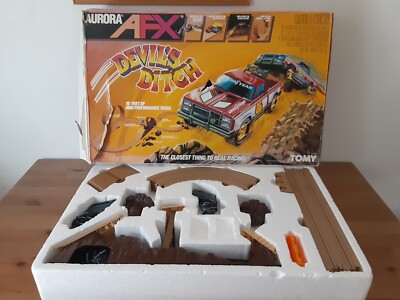 Vintage 1989 Aurora AFX Devil's Ditch Race Track No Cars In Box