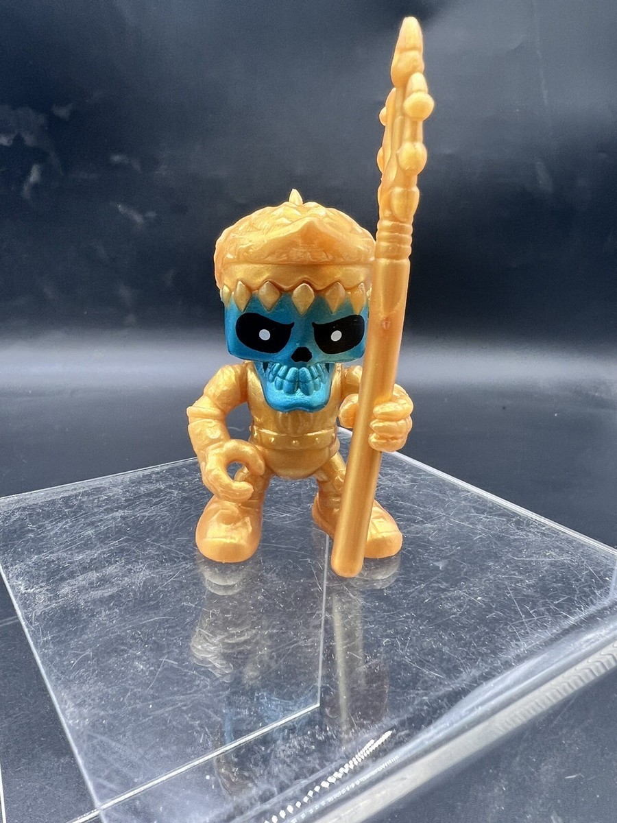 Treasure X Sunken Gold Moose Toys Golden Skeleton Hunter w/Trident