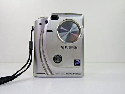 Fujifilm FinePix 4700 Zoom 2.4MP Digital Camera - Rare Silver