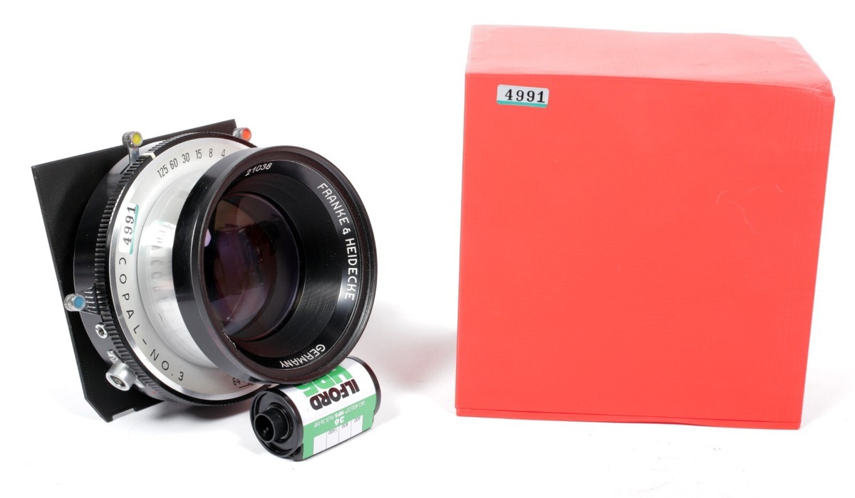 Rollei Heidosmat 150mm F2.8 MC lens in Copal #3 shutter (Xenotar