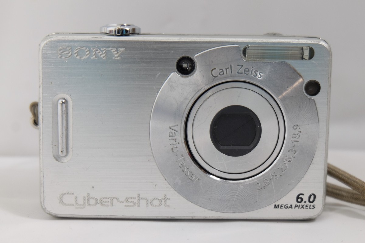 SONY Cybershot Digital Camera Model DSC-W50 Silver (For Parts or