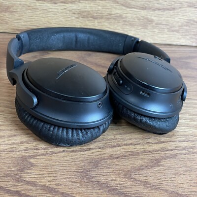 Bose QuietComfort 35 II NoiseCancelling Wireless Headphones Series