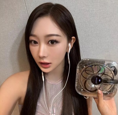 Aespa 1st Album Armageddon CDP CD Player+5Photo Cards+10stickers