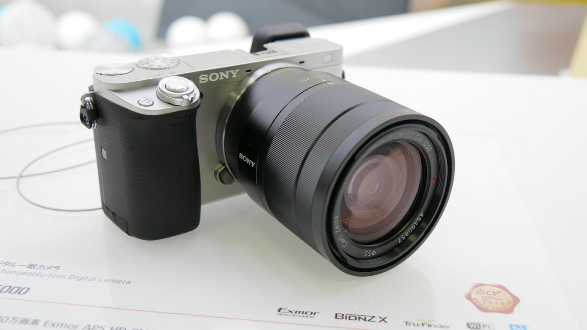 世界最速の0.06秒高速AFを実現したソニーのミラーレス一眼「α6000