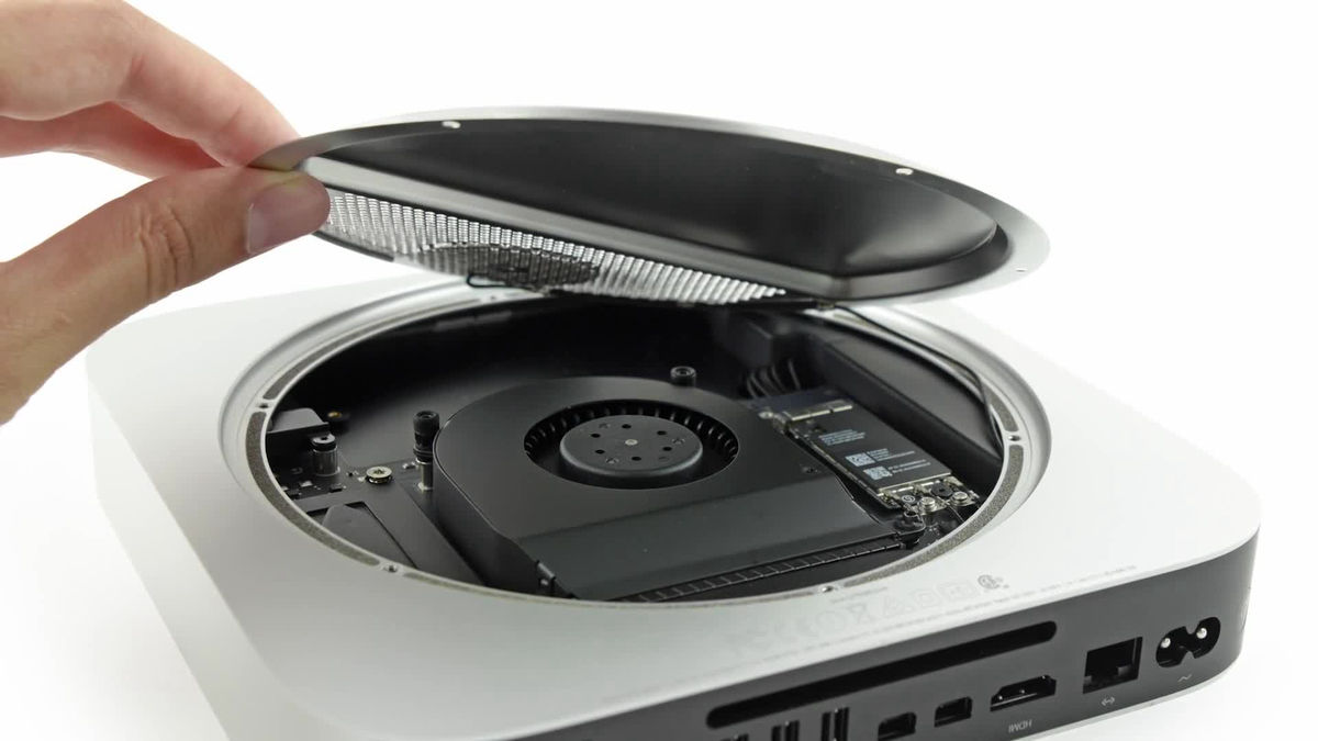 2年ぶりに刷新された新型「Mac mini」が分解され、メモリの交換・増設