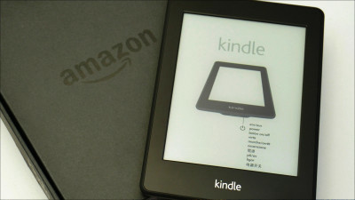 Amazonの6インチ電子書籍リーダー「Kindle Paperwhite 3G」の本体