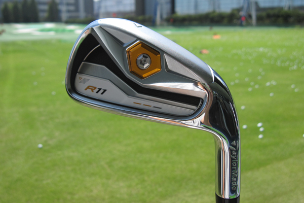 構えやすいセミラージヘッド」テーラーメイド R11 アイアン｜新製品