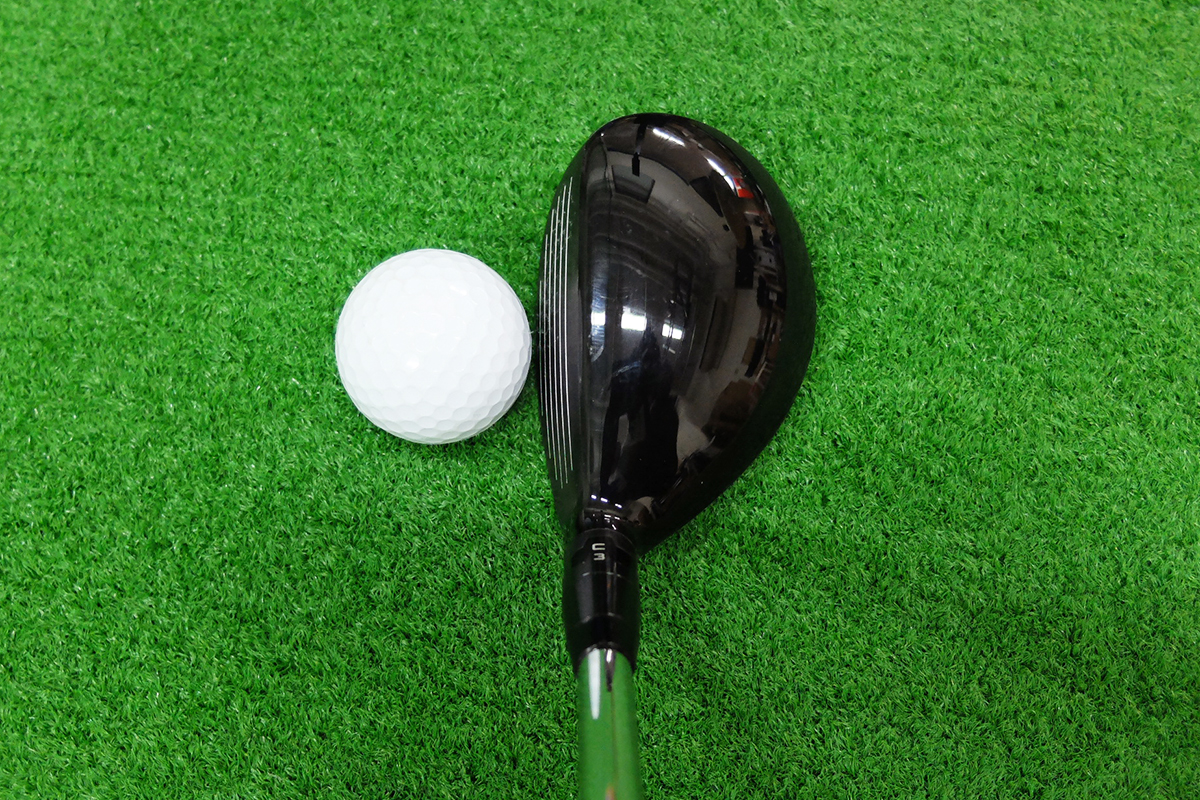 構えてみると？ 安定した高弾道とビッグキャリー「タイトリスト TS2