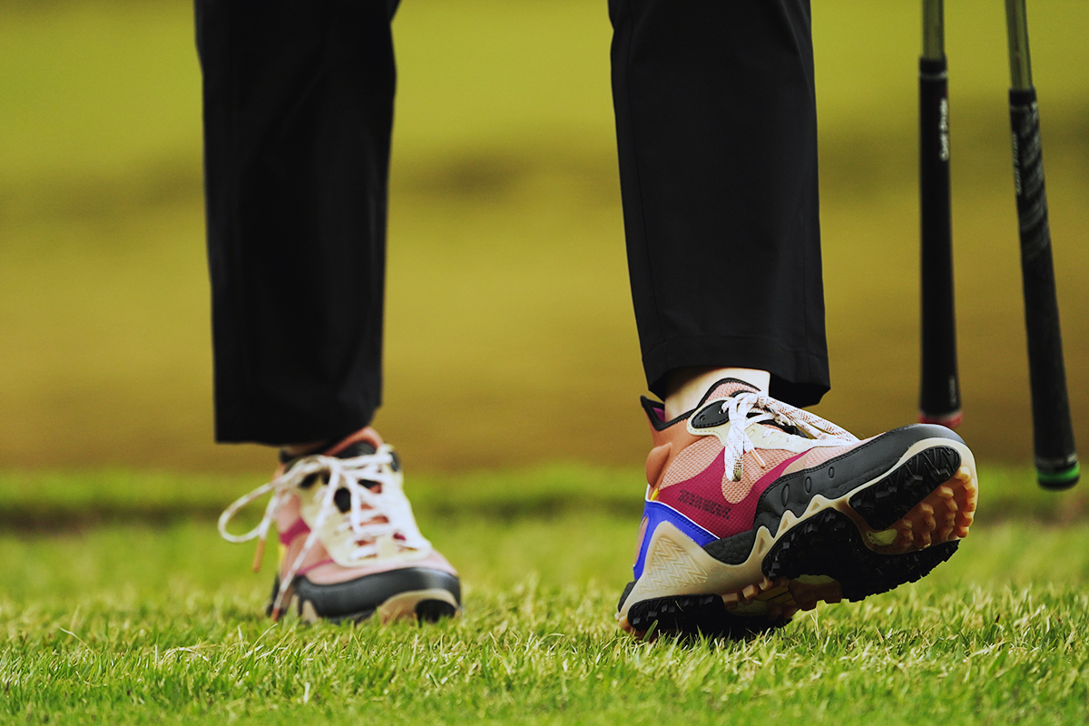 アディダス「アディクロス ハイ」を試し履き これ、本当にゴルフ