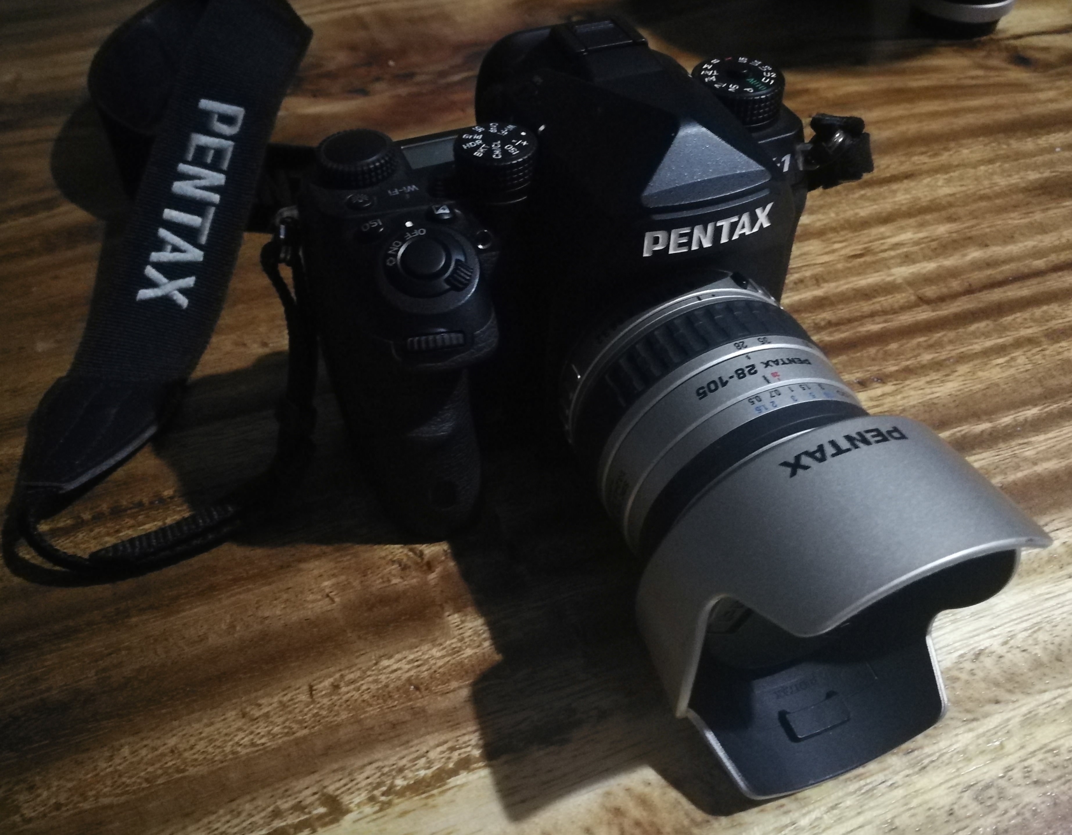 SMC Pentax-FA 28-105mm F3.2-4.5 AL [IF] Reviews - FA Zoom Lenses