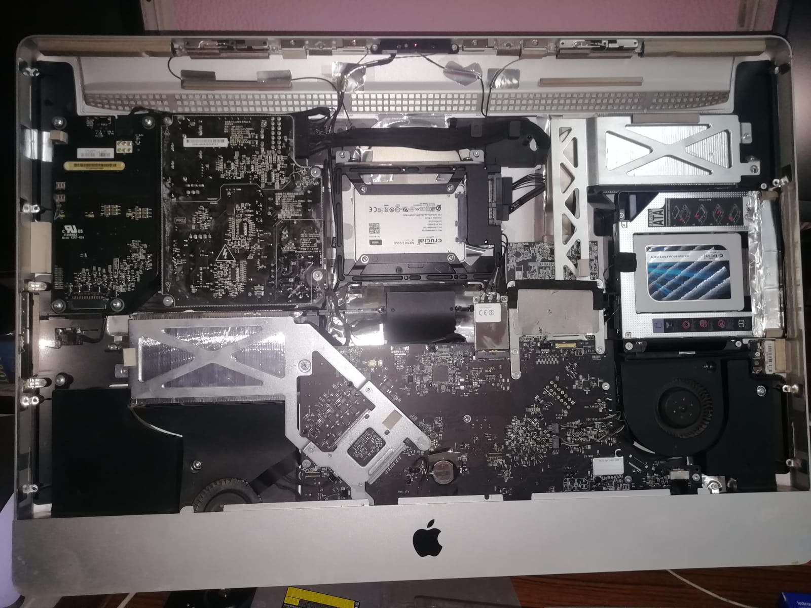 2011年製のiMac 27インチ、32GBメモリ - 1TB HDDと2TB SSDへの