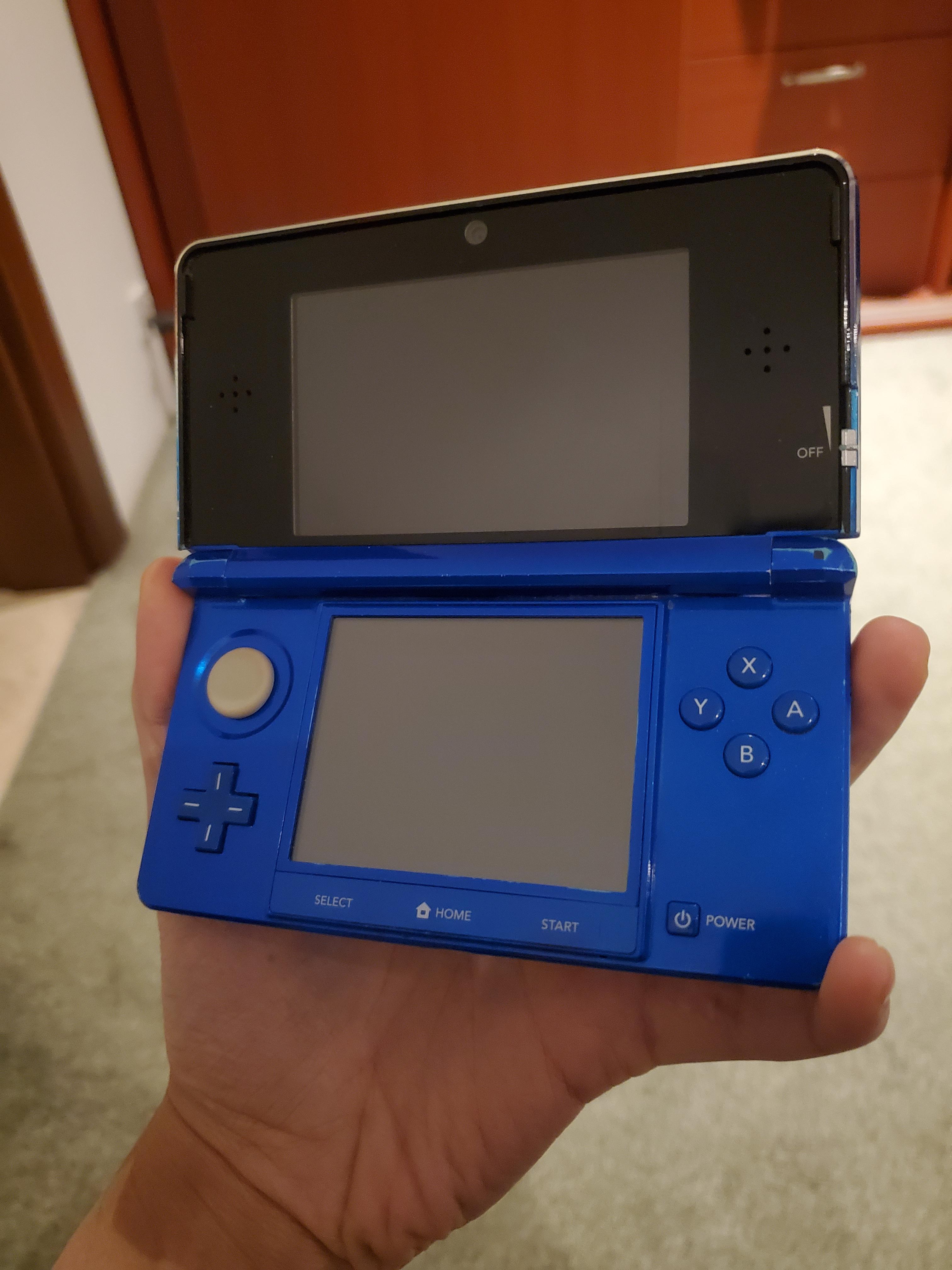 コバルトブルーって、めっちゃ美的感覚をくすぐるよね : r/3DS