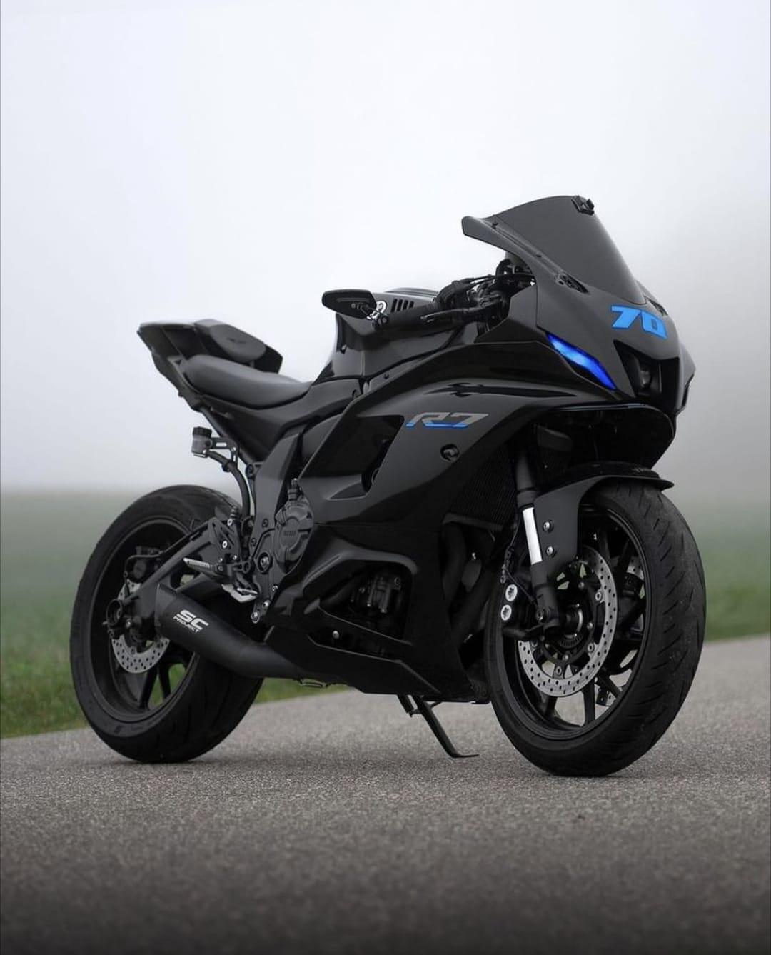 R7 owners - what do you love about it? : r/motorcycles