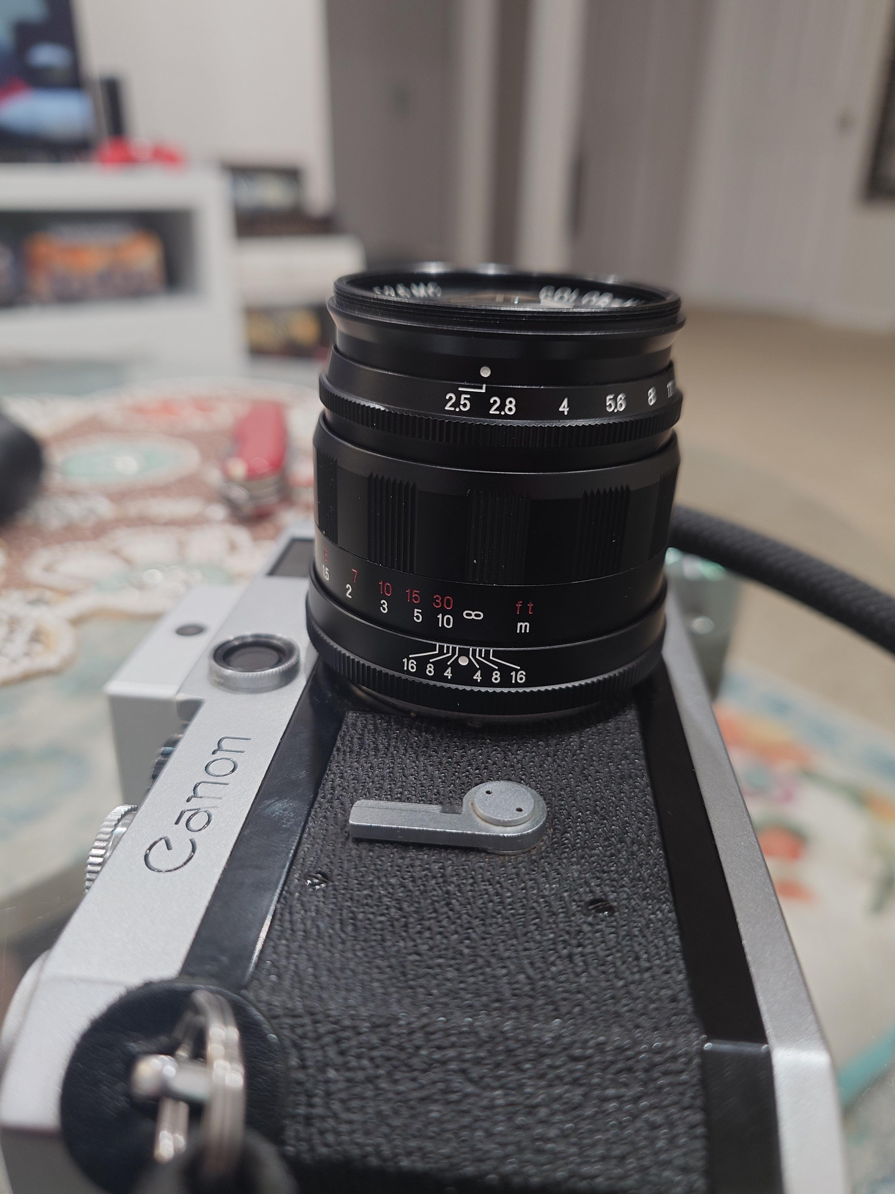 I recently bought this Voigtlander 75mm F2.5 Color Heliar lens for