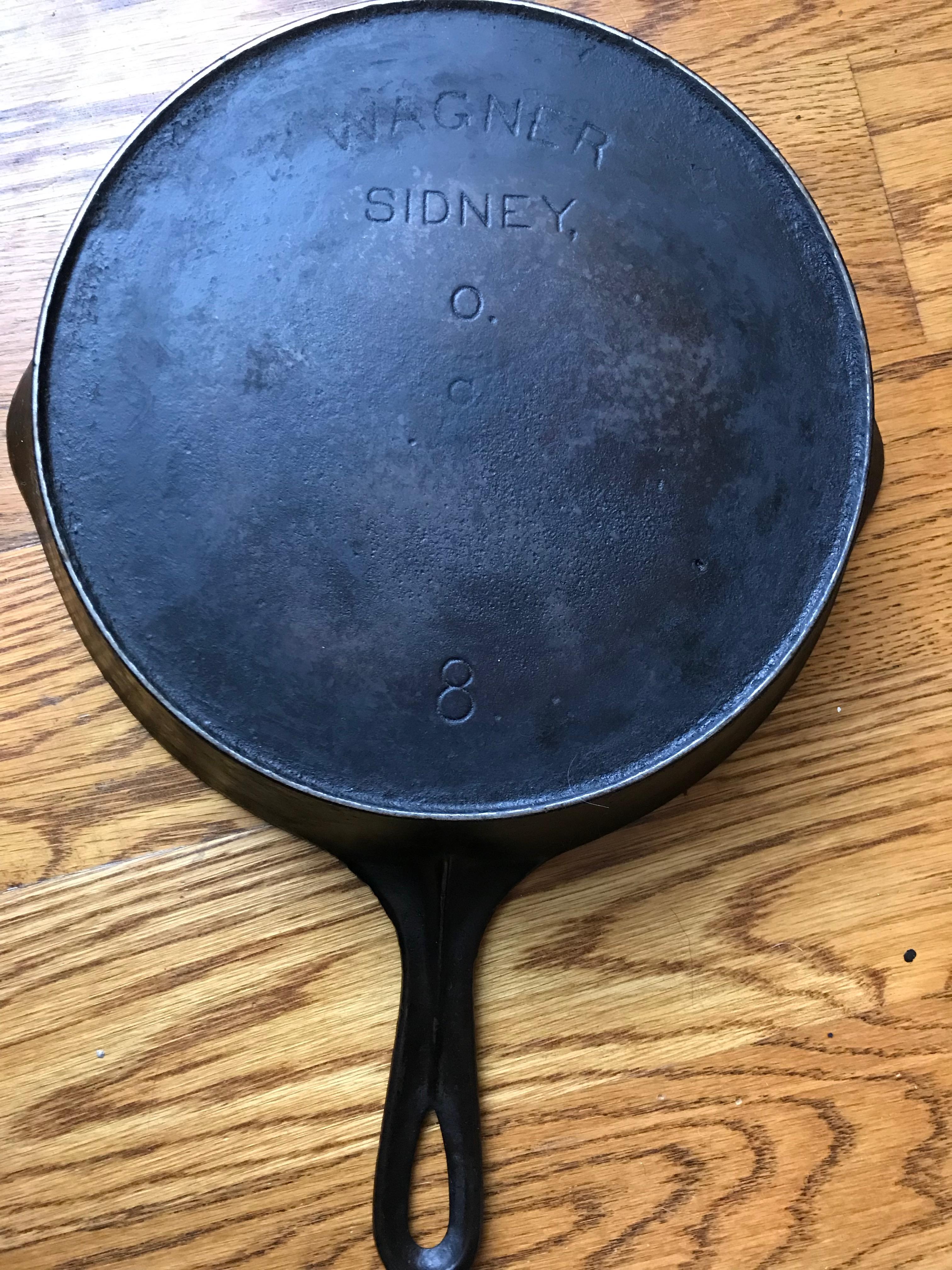 一番古いビンテージスキレット：100年以上前のWagner Sidney-0 : r