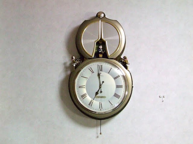 SEIKO Puppet RE515B からくり時計 - YouTube