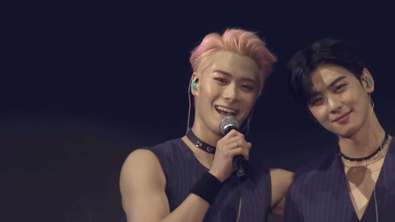 The 2nd ASTROAD to Seoul [STAR LIGHT] Concert / a stage collection