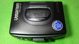 SONY カセットウォークマン WM-EX32（紹介編） - YouTube