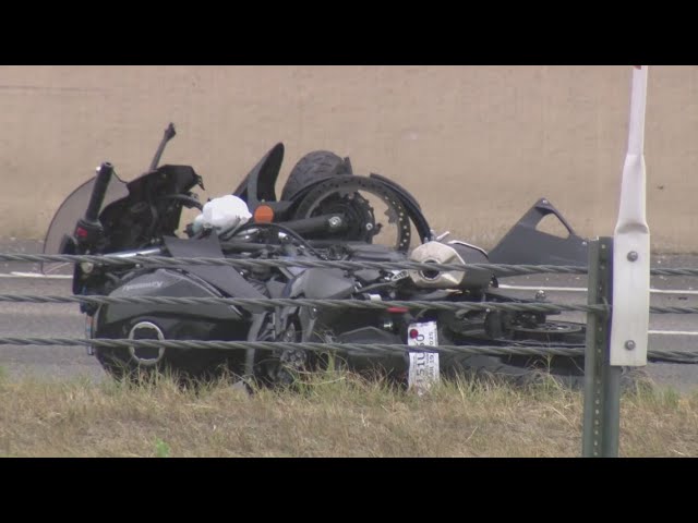 1 dead after 'major' crash shuts down Highway 90 - YouTube